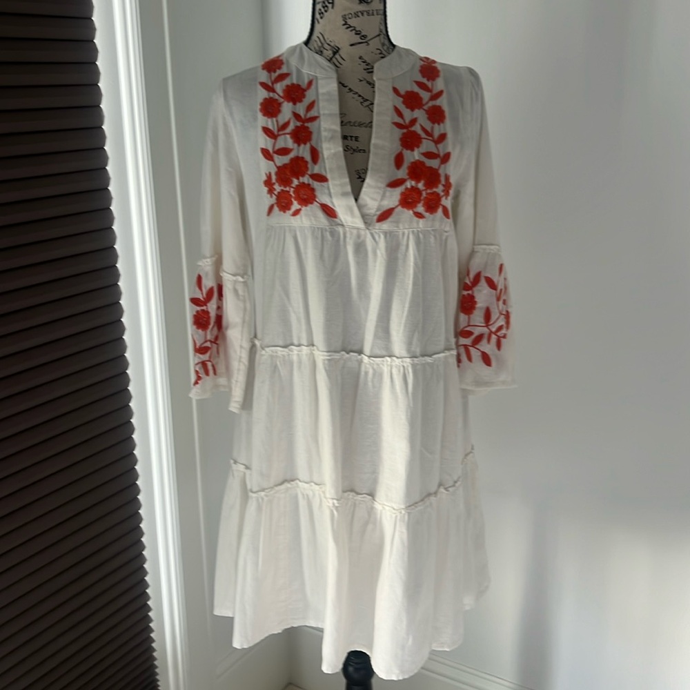 Beautiful Ladies Cover Up Size S NWT